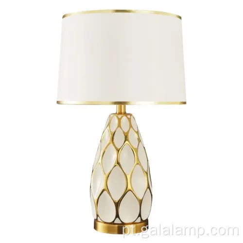 Luminária de mesa de cerâmica elegante para iluminação aconchegante de quarto